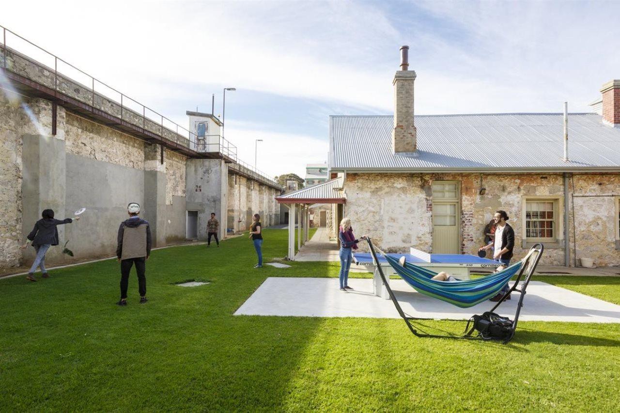 Yha Fremantle Prison Hostel Exterior photo