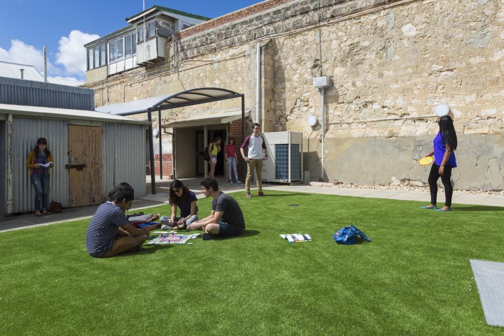 Yha Fremantle Prison Hostel Exterior photo