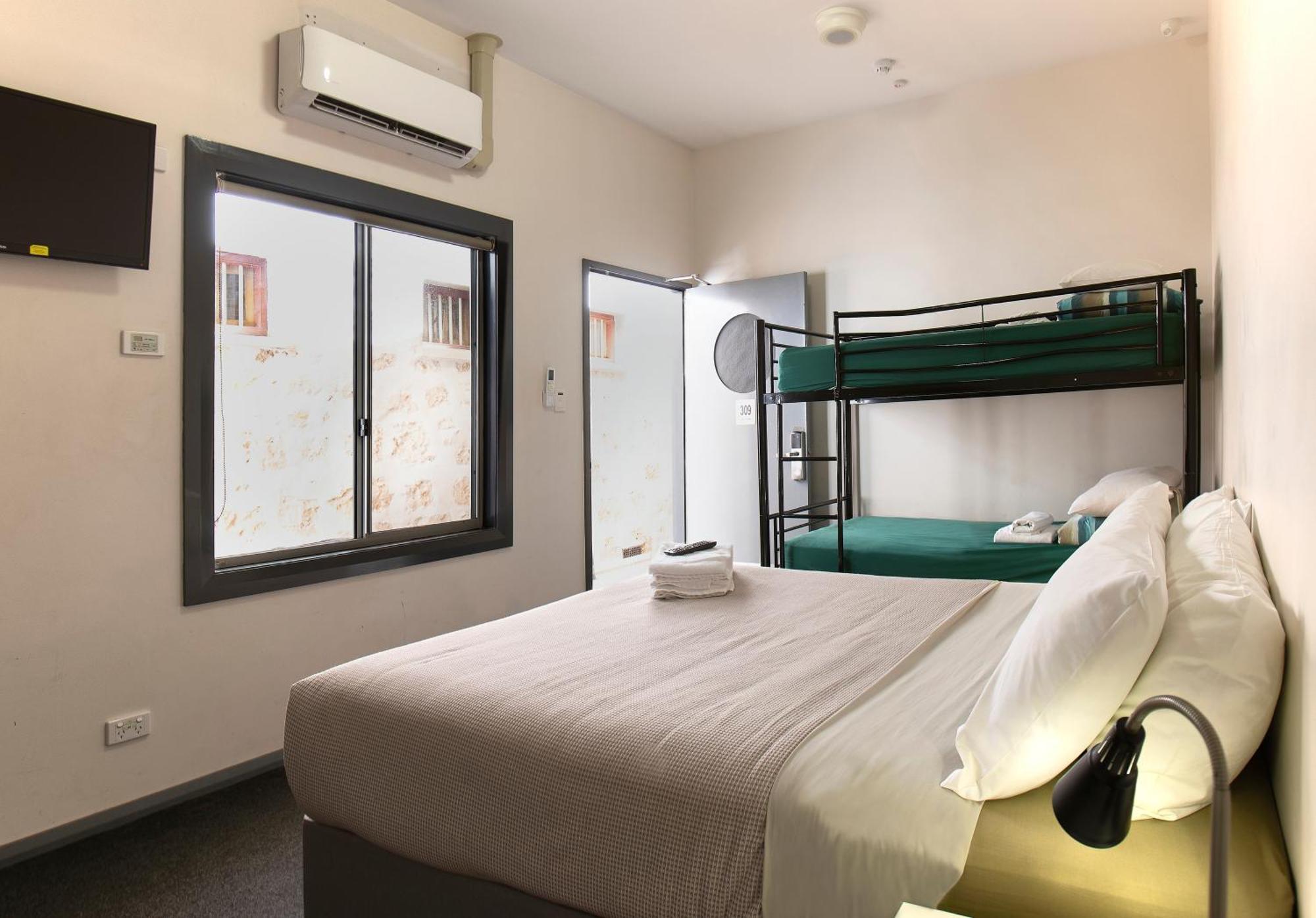 Yha Fremantle Prison Hostel Exterior photo